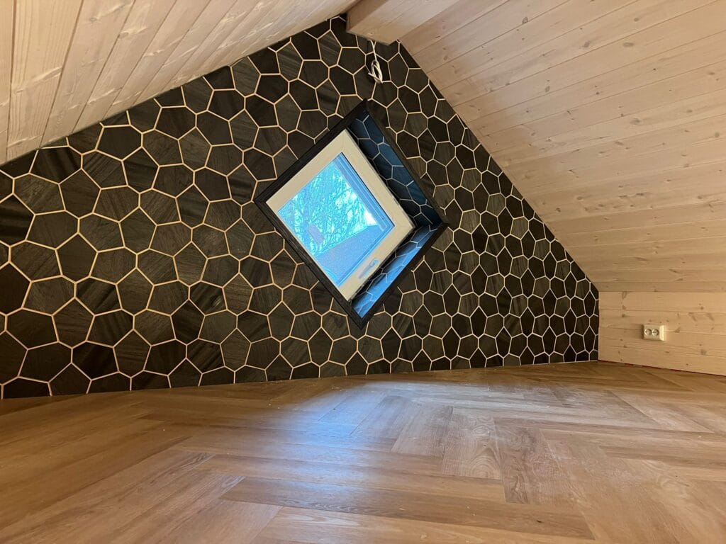 Hexagon Abachi Black