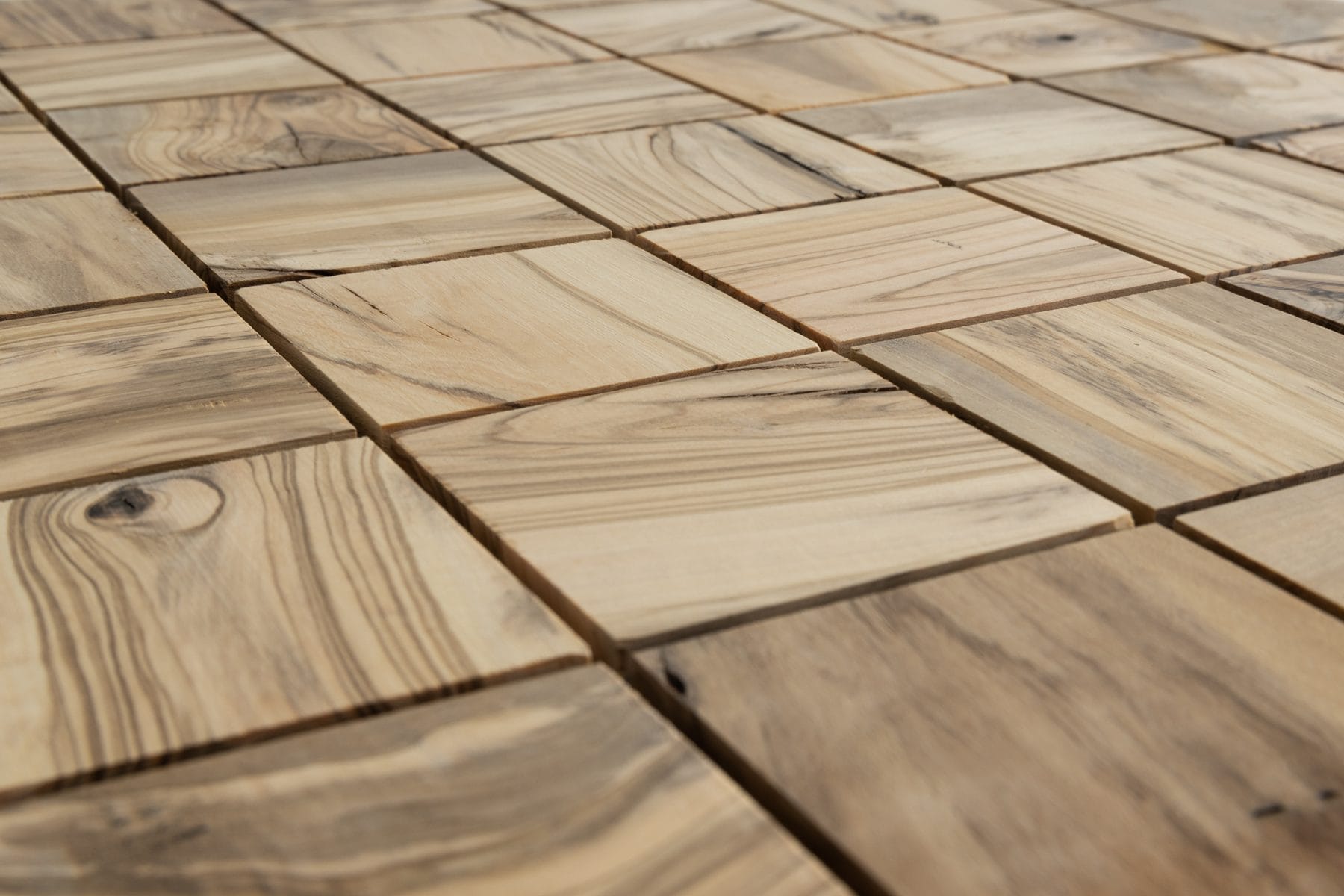 Square 70 solid olive wood tile, wild grain, EmotionWood